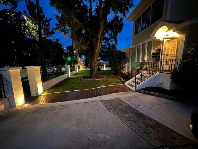 Building Photo - 2705 Riverside Ave