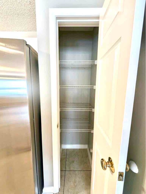 Building Photo - 621 Mill Pond Ct