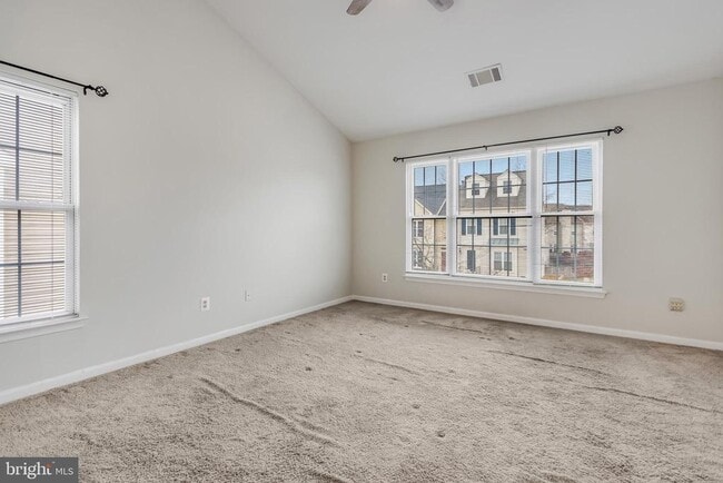 Building Photo - 45550 Whitcomb Square