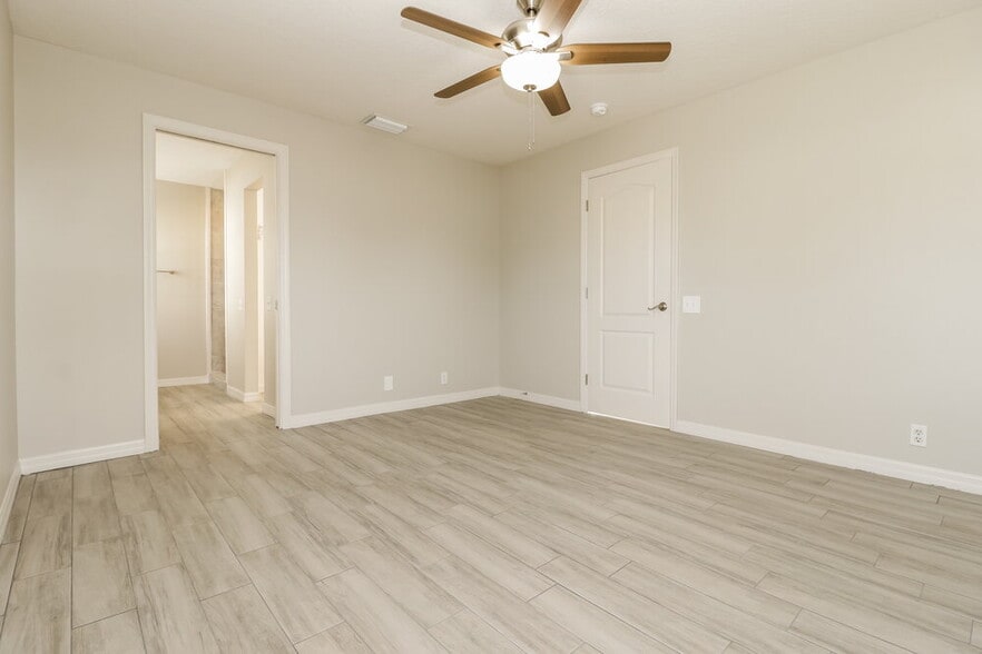 Building Photo - 10329 Midstate Ave