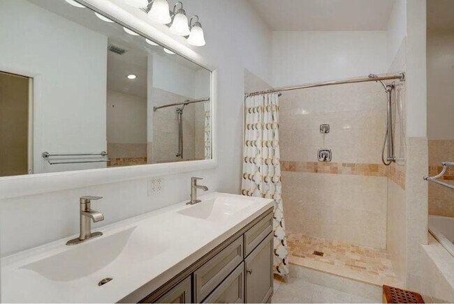 Building Photo - 3/2 POOL home in Harbor Estates Stuart--No HOA & Lots of Parking!