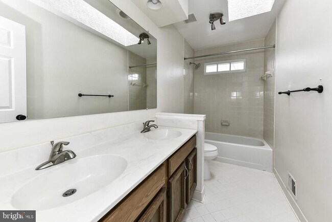 Building Photo - 14709 Muddy Creek Ct