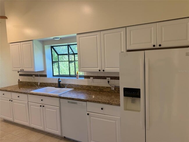Building Photo - 1203 Saxony Cir