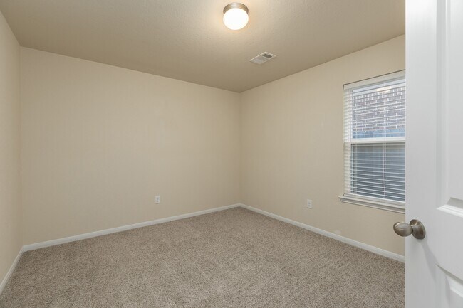 Building Photo - 17811 Wooded Bend Path