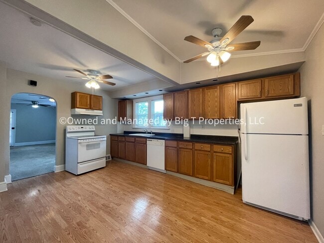 Building Photo - Charming three bedroom cottage in Claymont