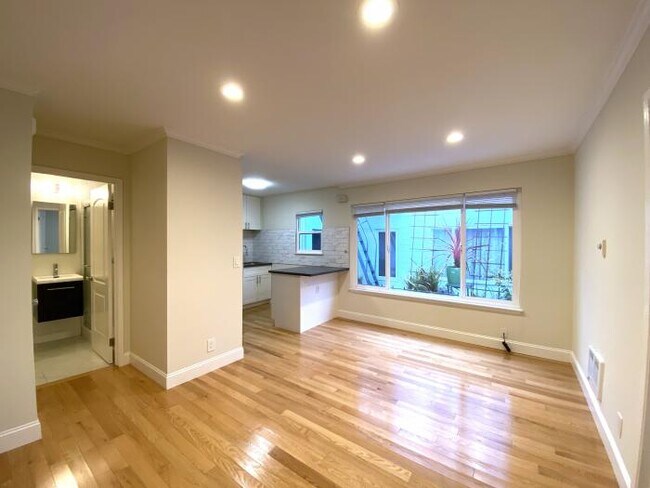 Building Photo - 1 bedroom in San Francisco CA 94118
