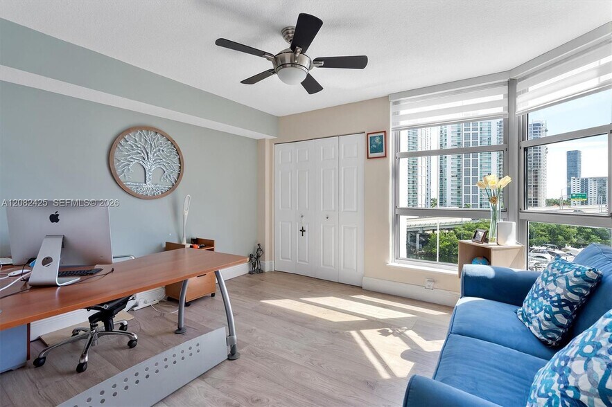 Building Photo - 3500 Mystic Pointe Dr