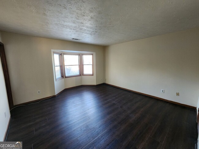 Building Photo - 5282 Station Cir