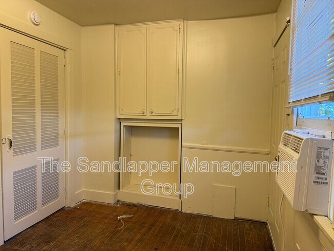 Building Photo - 3427 Navajo St
