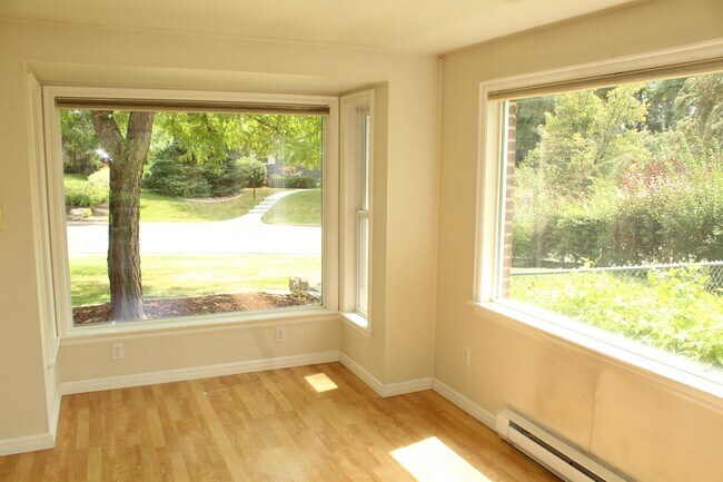 Building Photo - 4192 S Holloway Dr