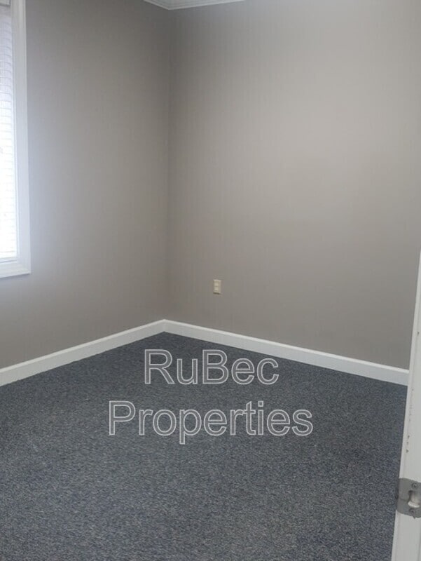 Building Photo - 1931 J N Pease Pl