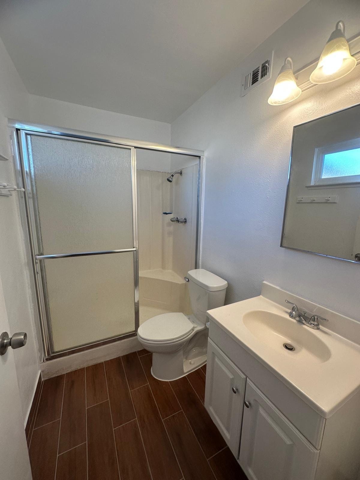 Building Photo - 1817 W La Sierra Dr