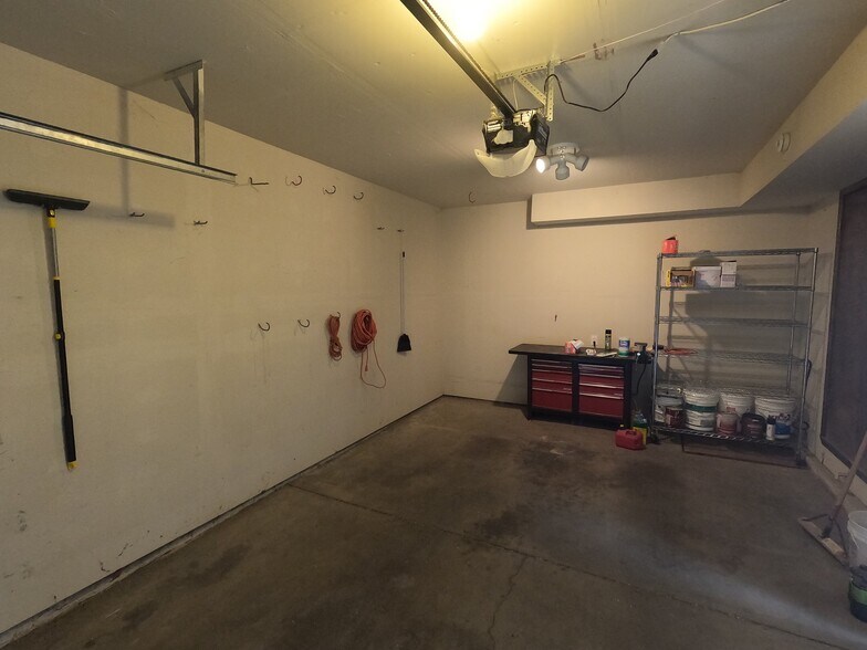 Building Photo - 1630 Olua St