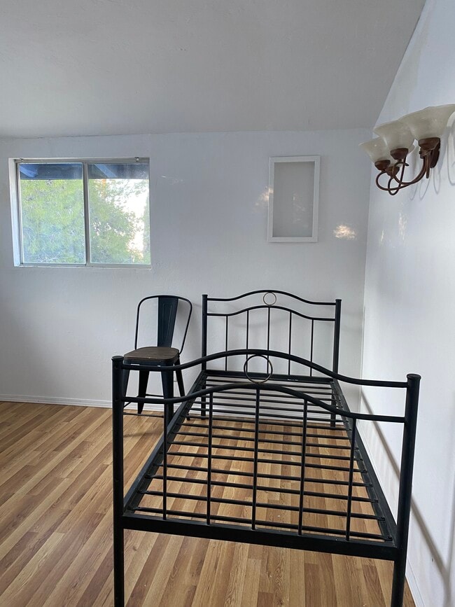 Building Photo - 511 Harding Ave