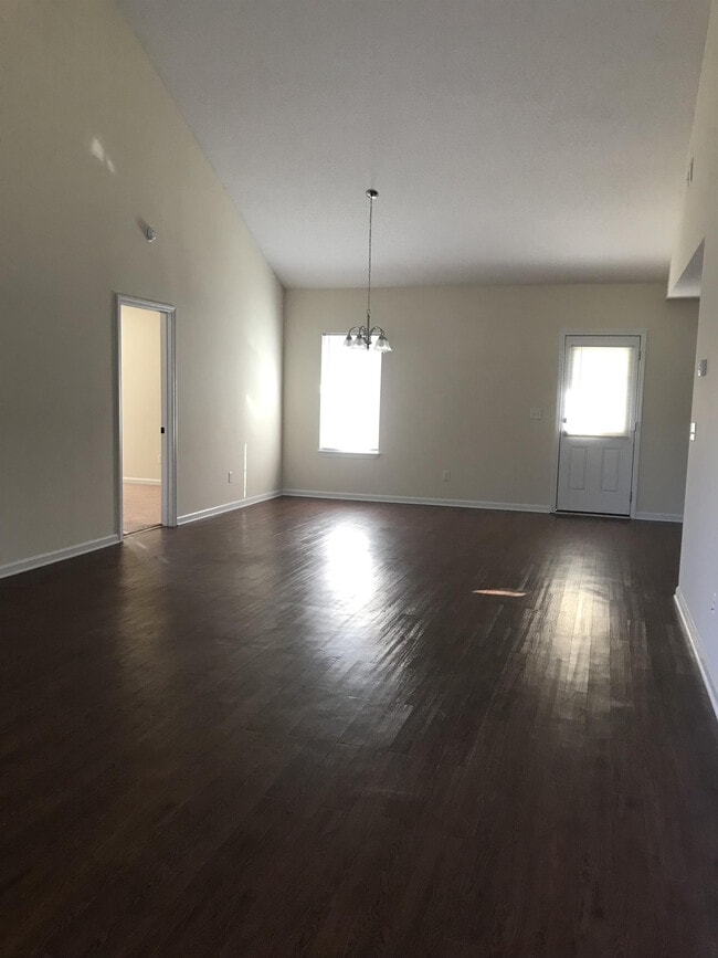 Building Photo - 2612 Northfield Rd