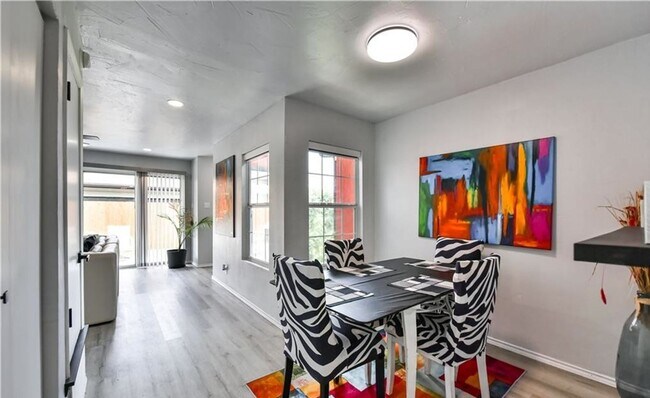 Building Photo - Remodeled 3-bedroom house!  Housing accepted!