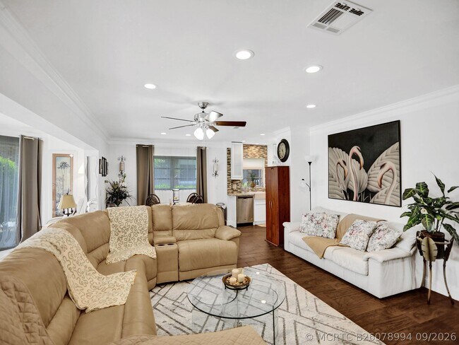 Building Photo - 340 Orange Tree Dr