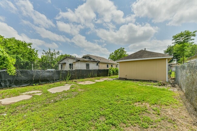 Building Photo - 7615 Ave E