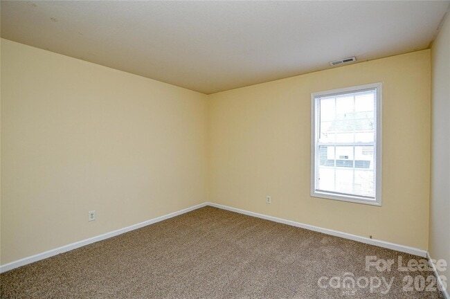 Building Photo - 8415 Spirea Ct