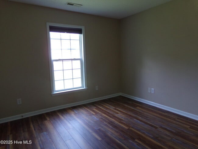 Building Photo - 421 Nordhoff St