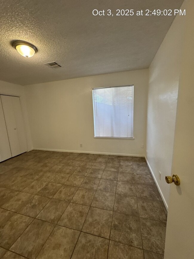 Building Photo - 2967