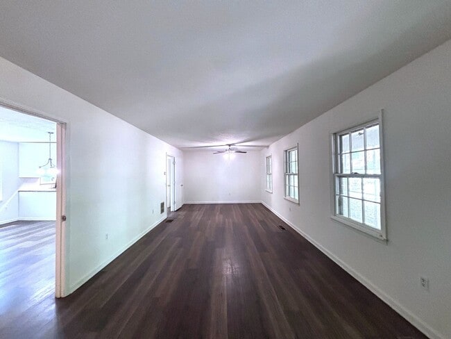 Building Photo - Private Wooded Retreat in Gainesville | 3 Bed | 2 Bath | Unfinished Basement