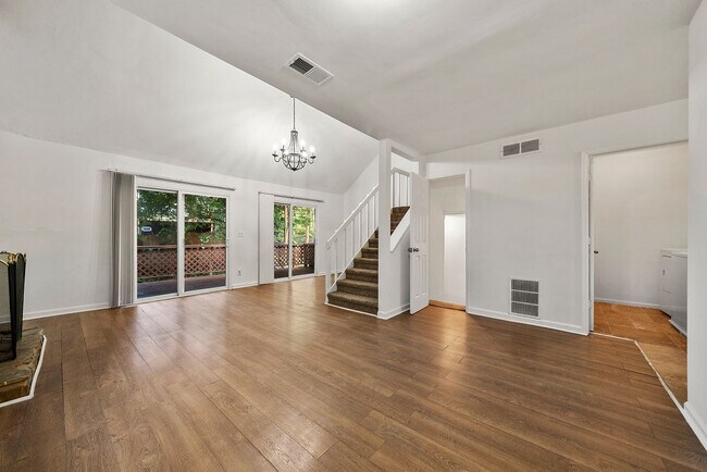 Building Photo - 1353 Overlook Cove SE