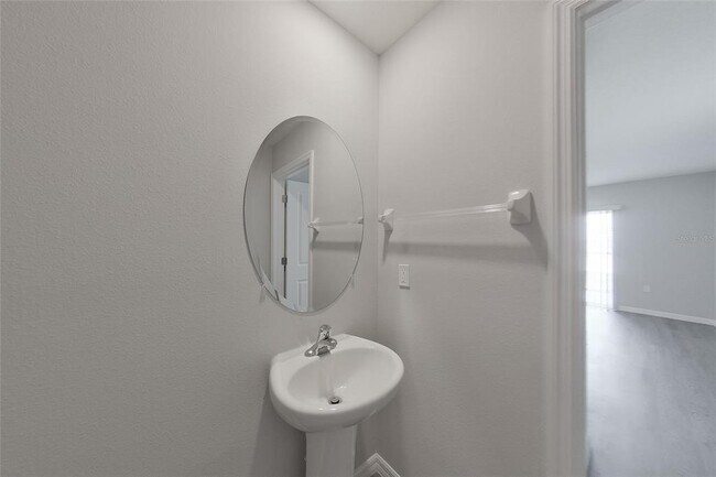 Building Photo - 8597 SW 44th Ct