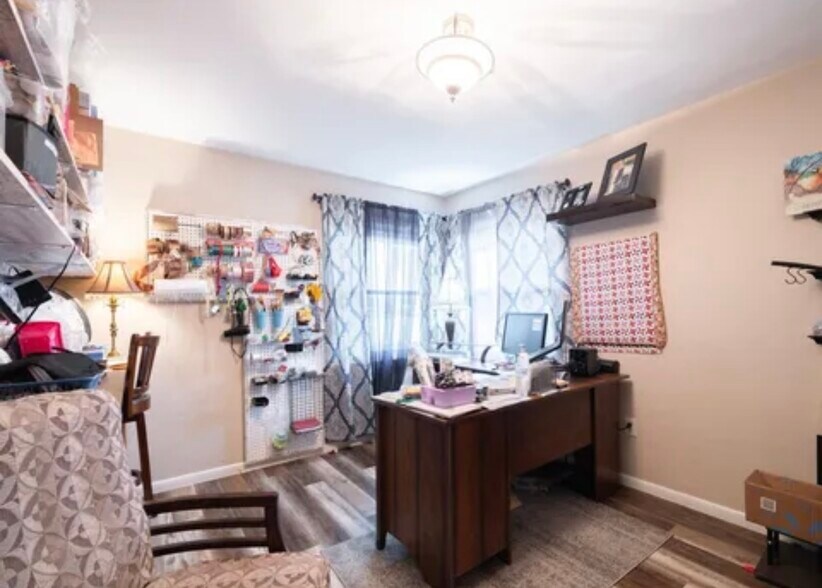 Building Photo - 3 Rosewood Ln