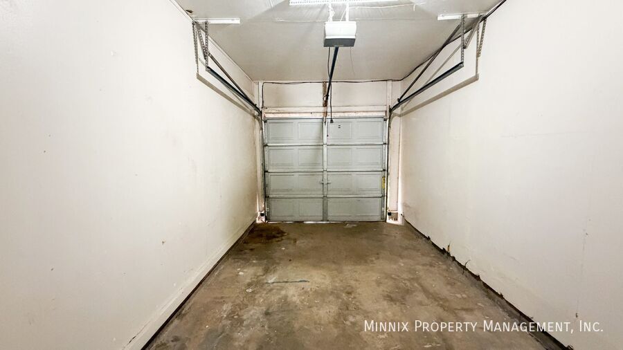 Building Photo - 2113 S Loop 289