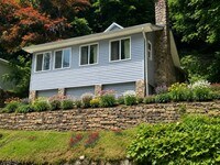Building Photo - 180 Lakeside Dr W