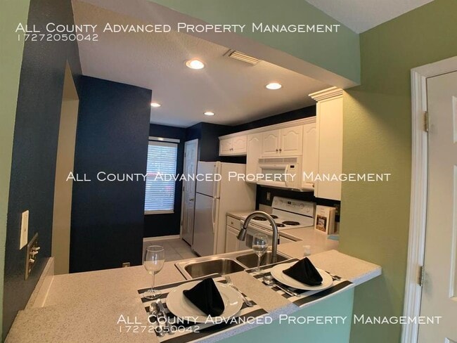 Building Photo - Waterford townhome for rent many amenities