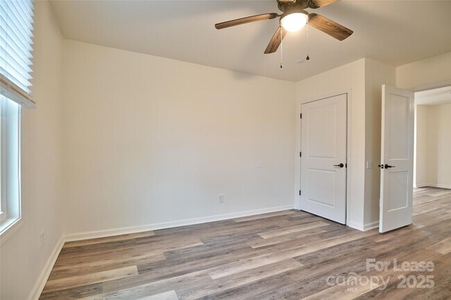 Building Photo - 313 Heyward St