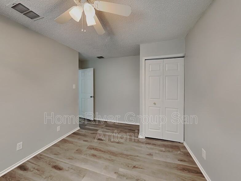 Building Photo - 8751 Ridge Mile Dr