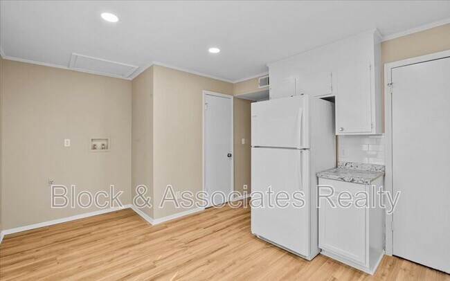 Building Photo - 1626 Spring Garden St
