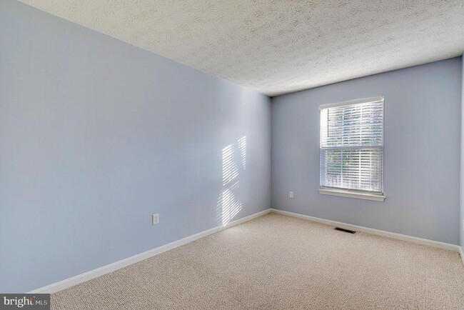 Building Photo - 8055 Brookstone Ct