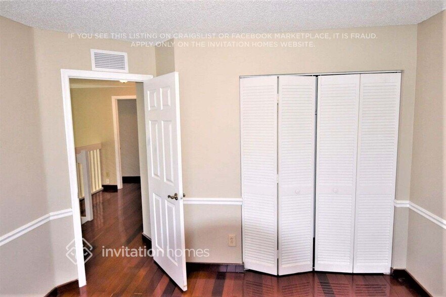 Building Photo - 5426 NW 56th Dr