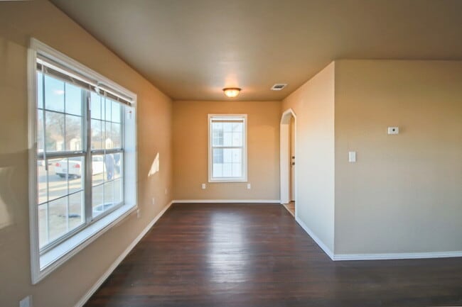 Building Photo - Spacious 1/1 Close to TTU & Downtown