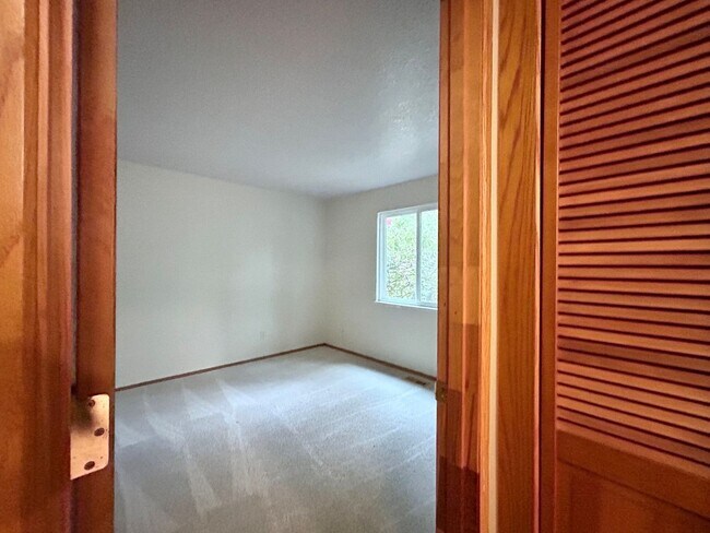 Building Photo - One Of The Top Rated Gems Of 2026: Serene 3 Bed + Bonus Room, 2.5 Bath Spacious House!