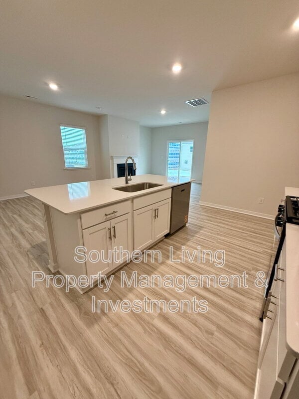 Building Photo - 12027 Zazu Wy