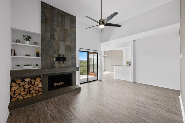 Building Photo - 4711 Spicewood Springs Rd