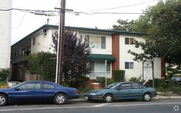Building Photo - Oakleaf Apartments