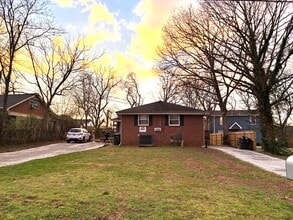 Building Photo - 3805 Burrus St