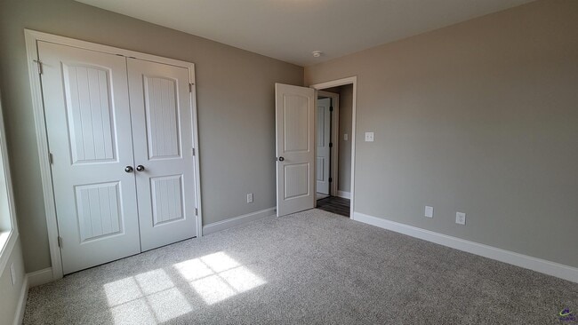 Building Photo - 104 Cassandra Ann Wy