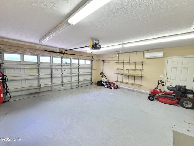 Building Photo - 1224 Huntington Ridge Rd
