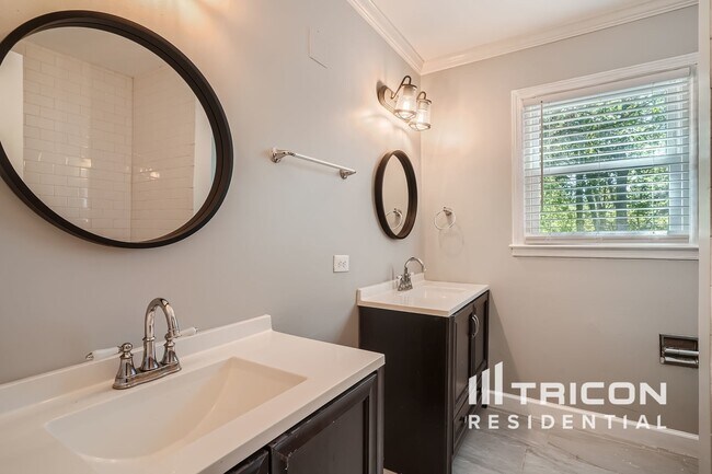 Building Photo - 5547 Stoneybrook Ct SE