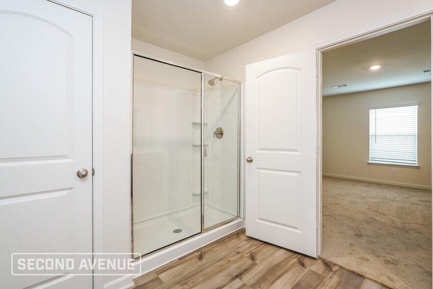 Building Photo - 1321 Woodwinds Dr