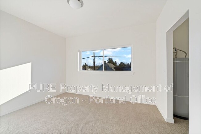 Building Photo - 725 SE 78th Ave