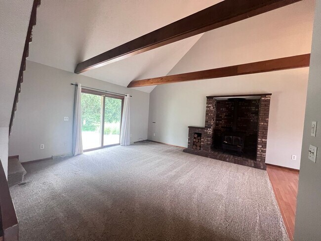 Building Photo - Four Bedroom Single Family Home in Forest Hills Schools!