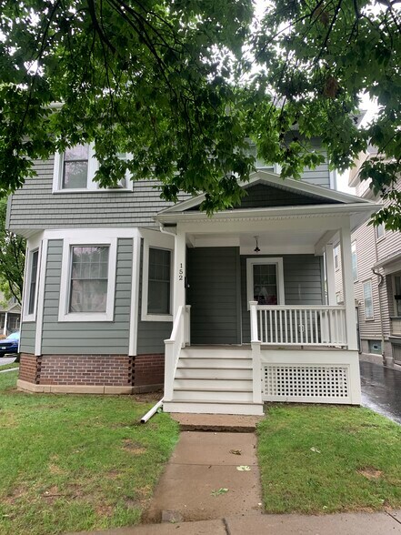 Building Photo - 152 Rosedale St